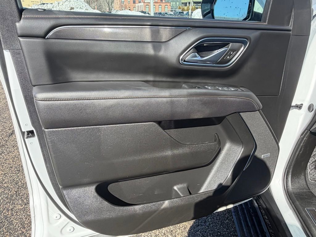 Used 2024 GMC Yukon AT4 w/ AT4 Premium Package image 12