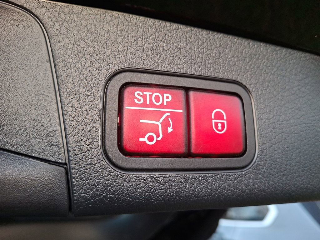 Used 2023 Mercedes-Benz GLB 250 4MATIC image 27