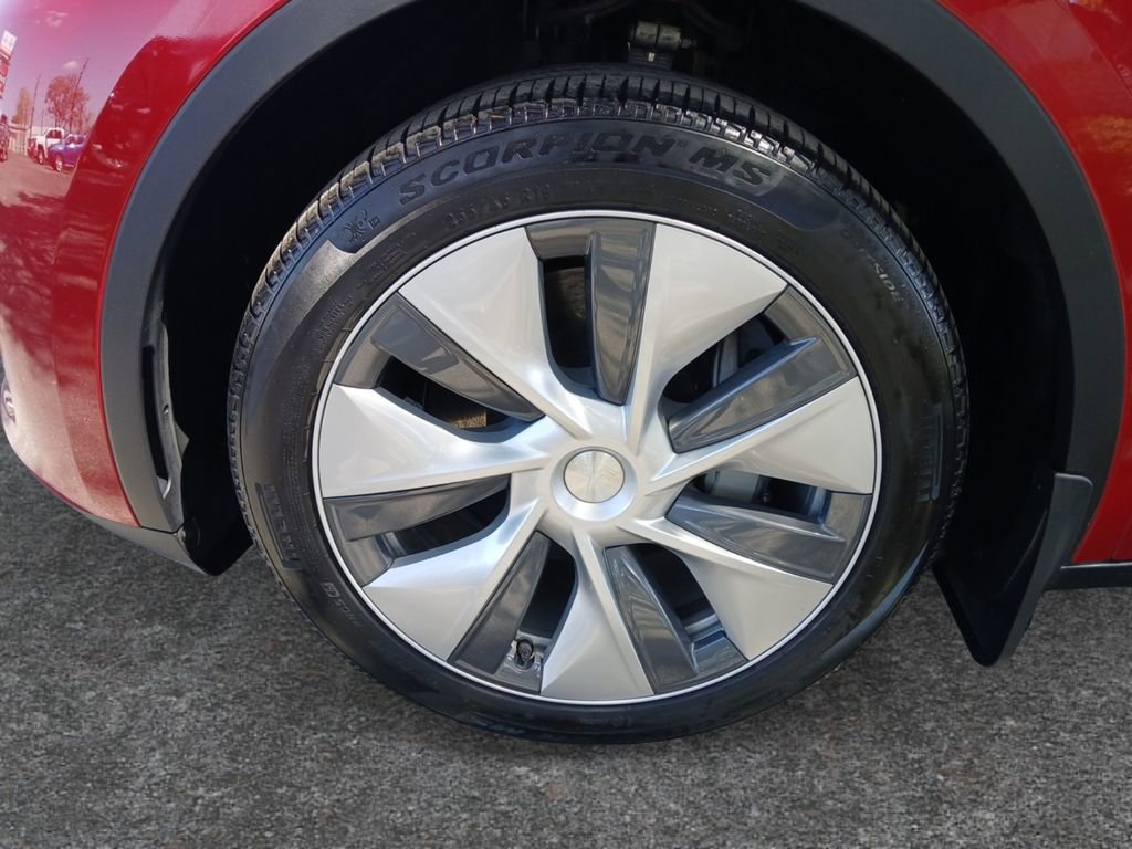 Used 2023 Tesla Model Y Long Range image 9