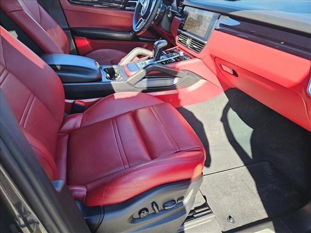 Used 2023 Porsche Cayenne S image 21
