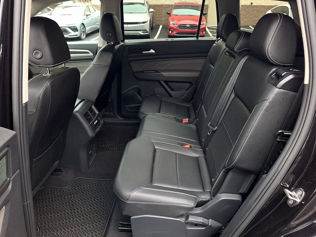 Used 2023 Volkswagen Atlas SE w/ Black Wheel Package AWD/4WD image 14