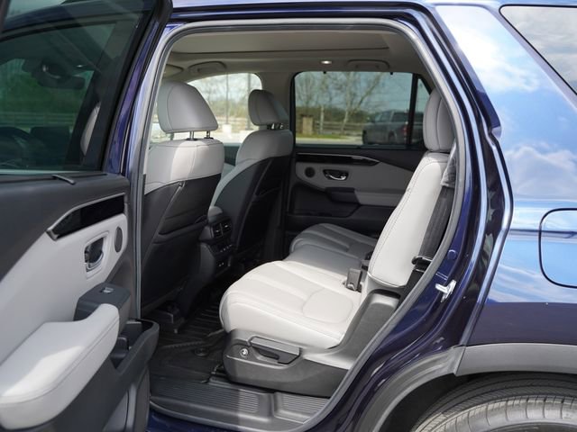 Used 2025 Honda Pilot Touring image 16