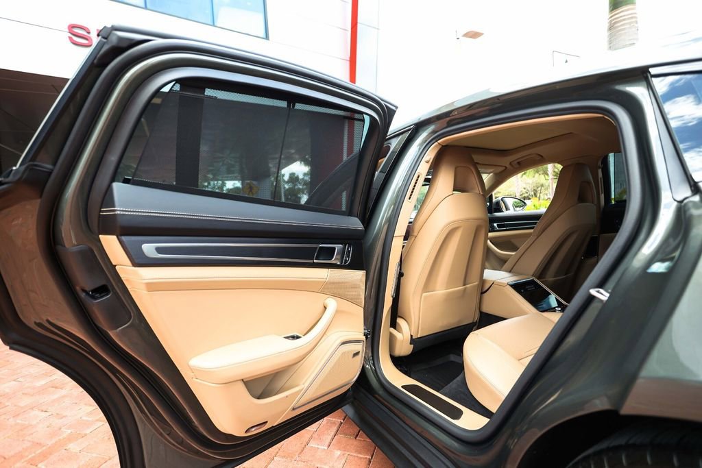 Used 2023 Porsche Panamera Platinum Edition image 40