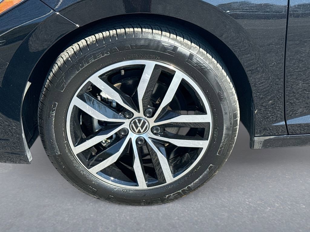 Used 2025 Volkswagen Jetta SE image 19