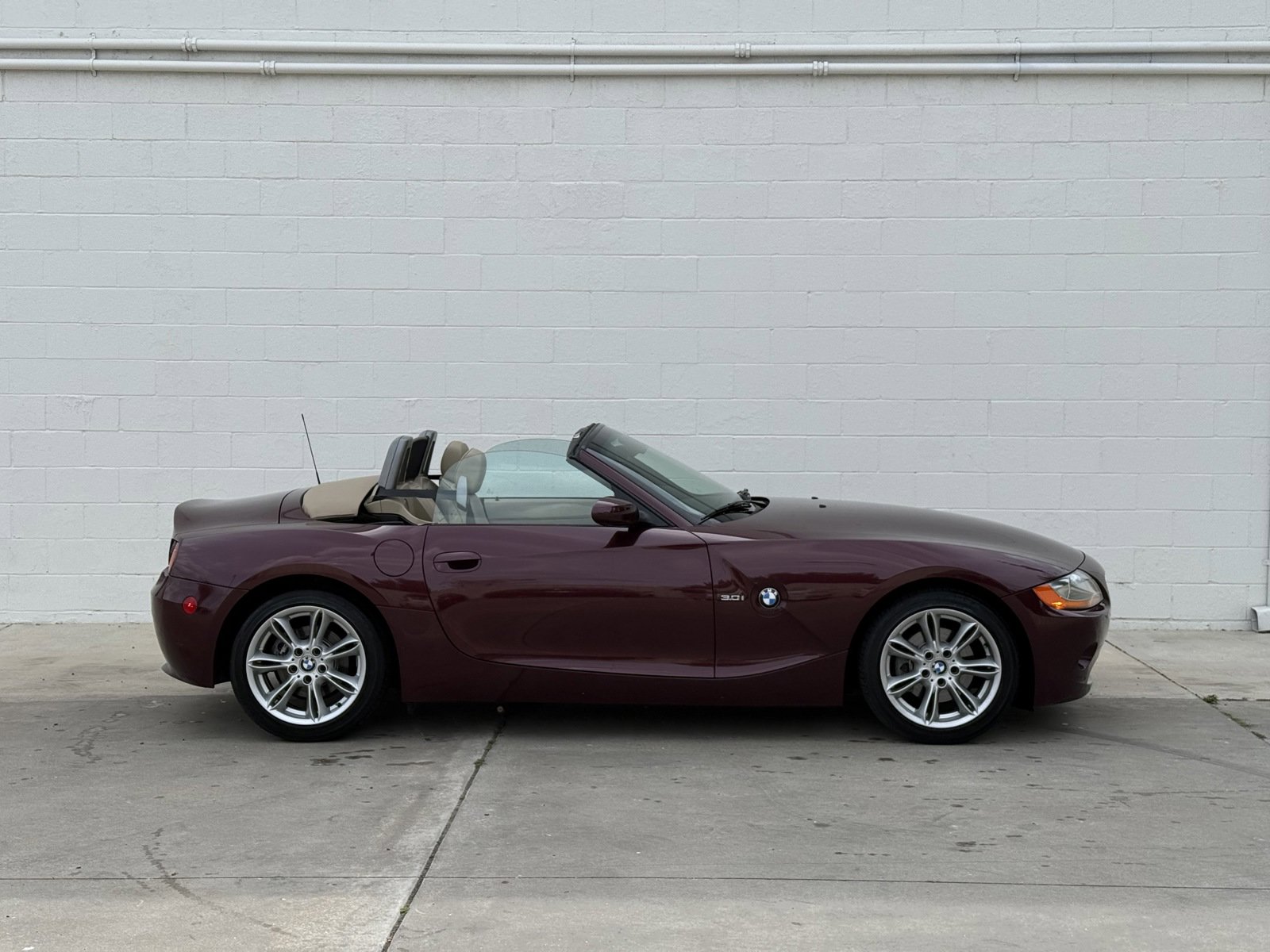 Used 2004 BMW Z4 3.0i RWD image 8