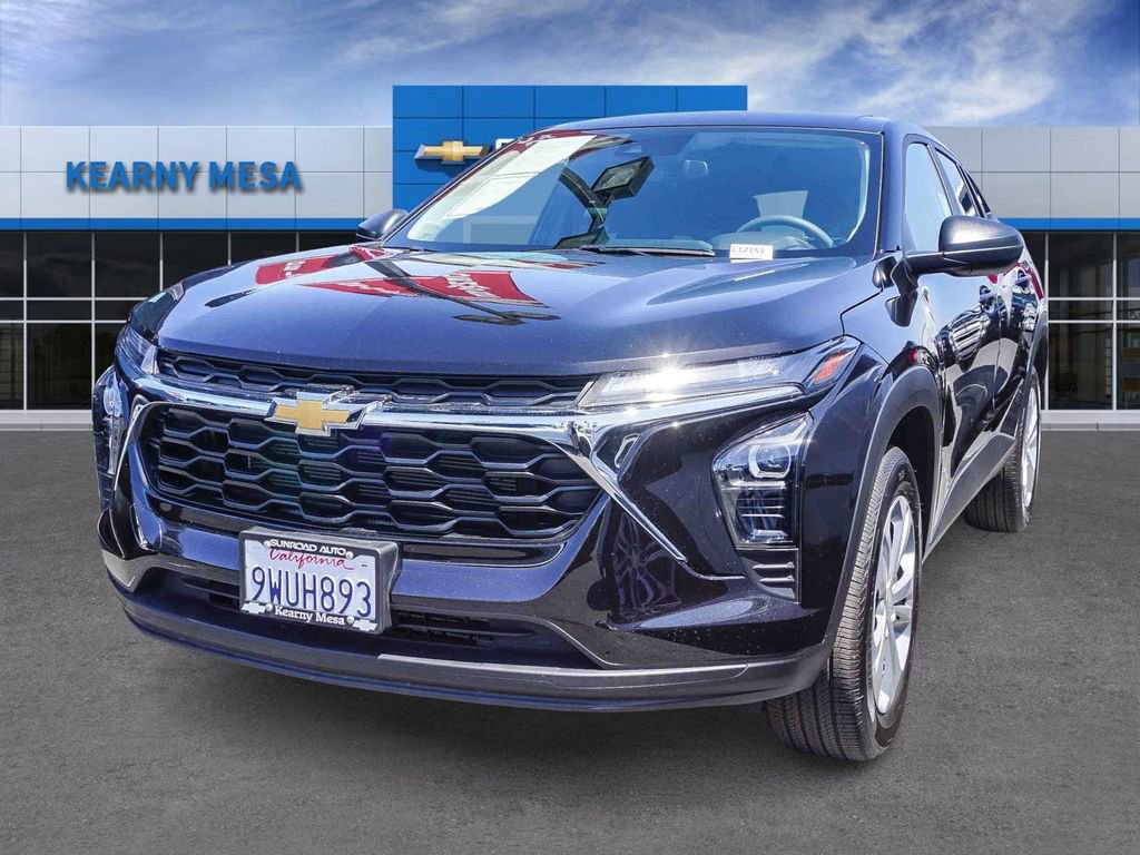 Used 2026 Chevrolet Trax LS FWD image 3