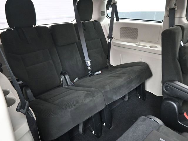 Used 2015 Dodge Grand Caravan American Value Package w/ UConnect Hands-Free Group image 38