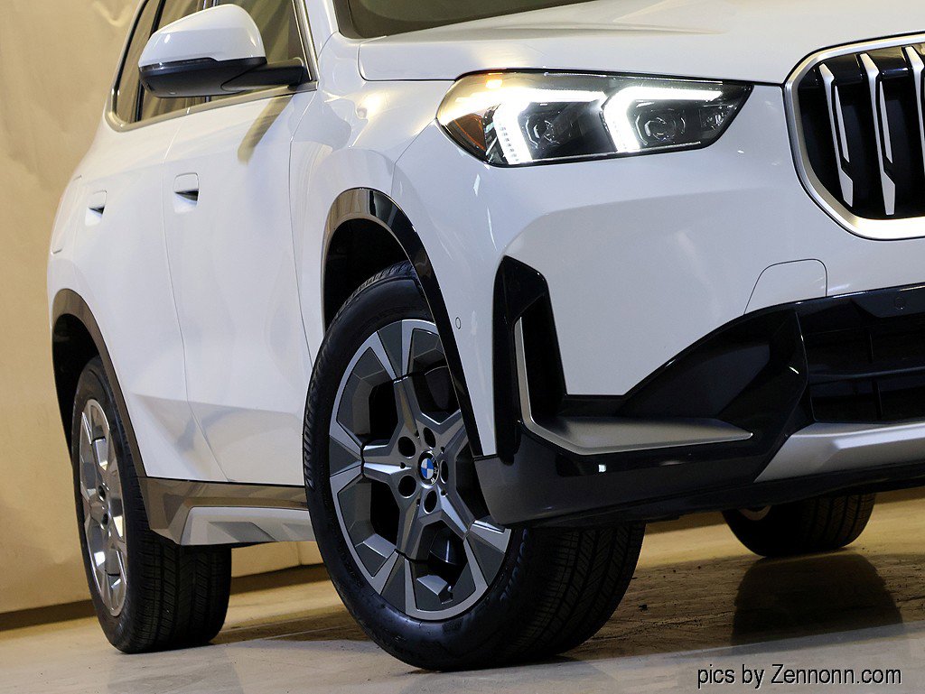 Certified 2025 BMW X1 xDrive28i w/ Technology Package image 4