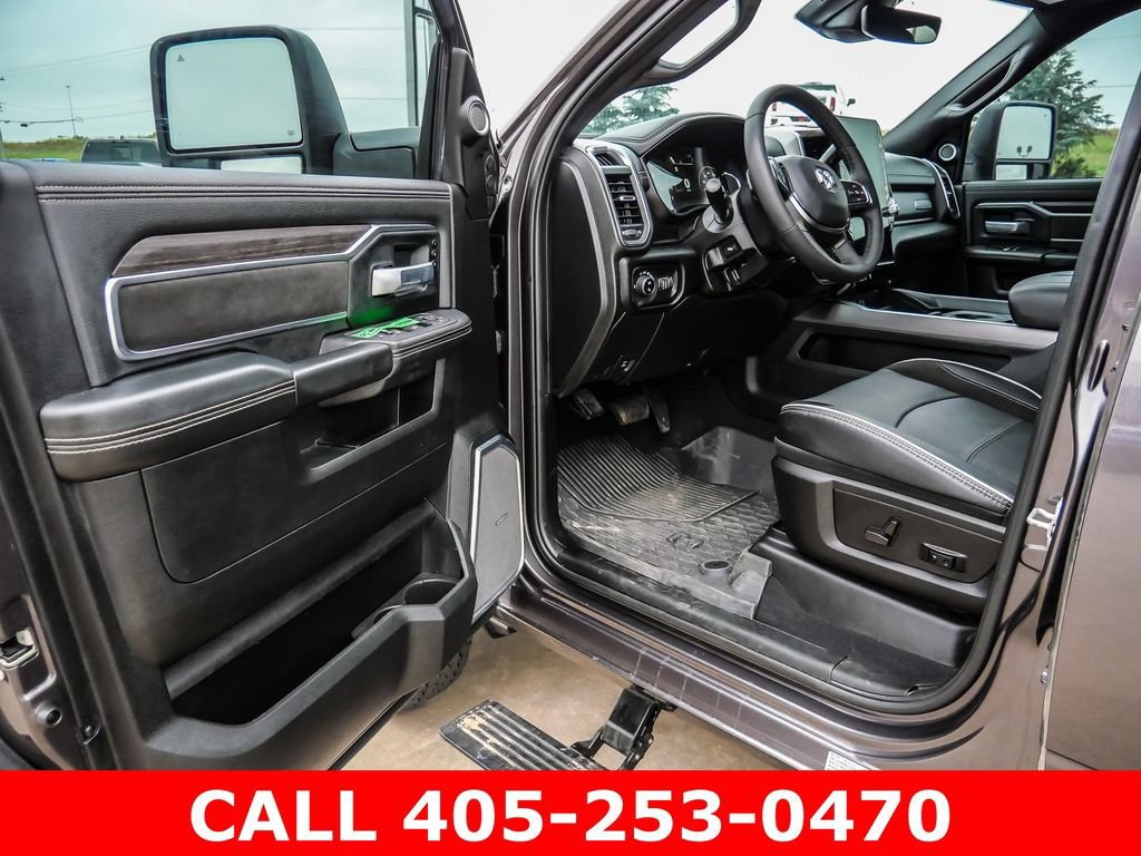 Used 2025 RAM 3500 Laramie AWD/4WD image 32