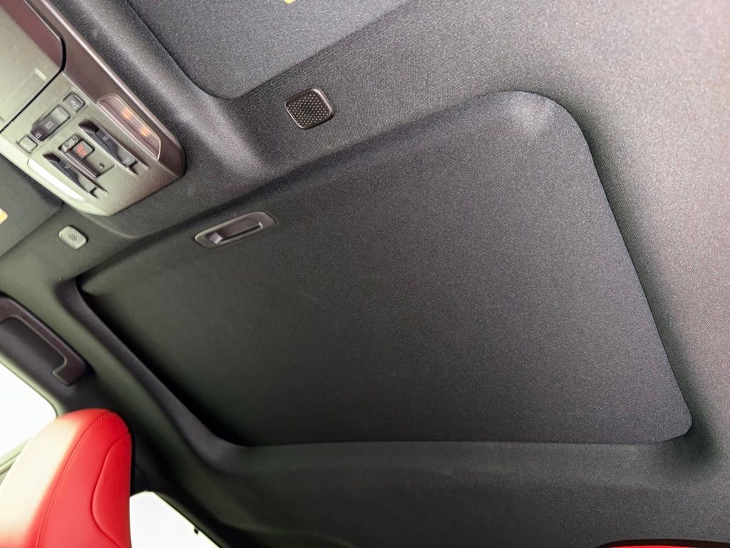 Used 2025 Toyota Highlander XSE AWD/4WD image 19