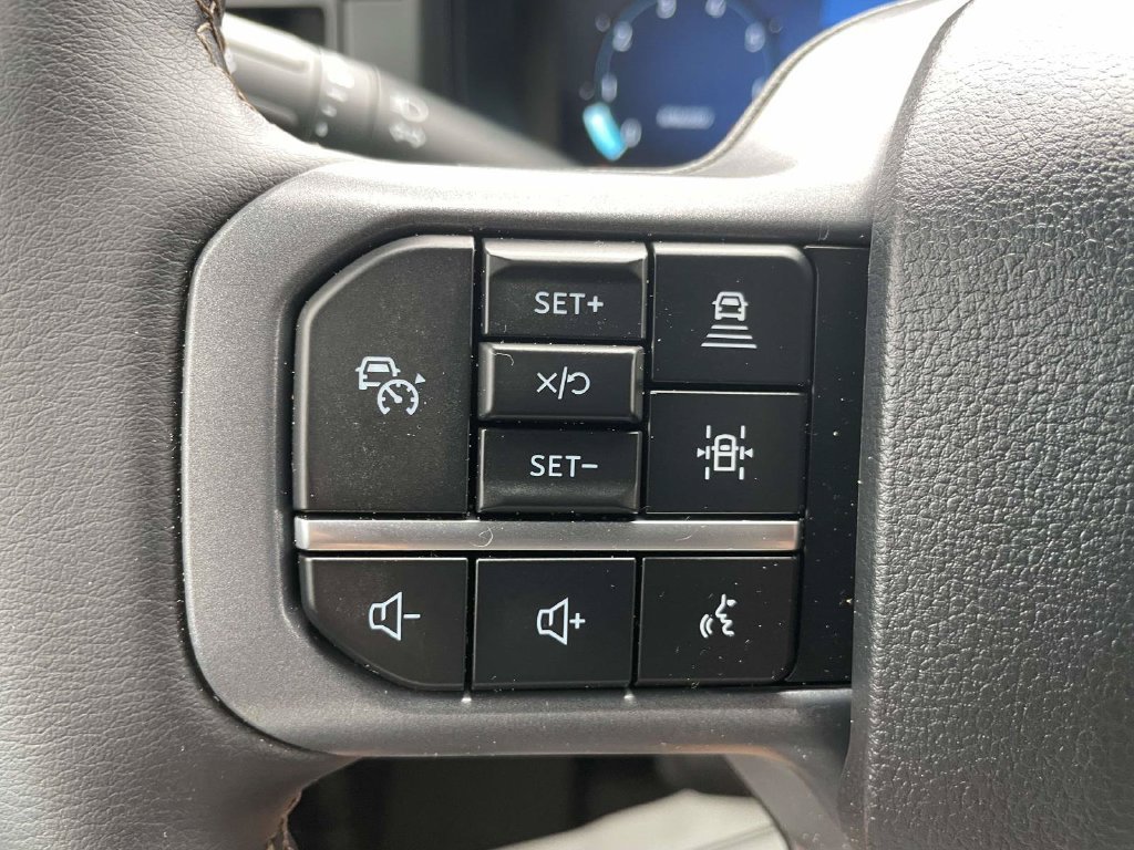 Used 2025 Ford F150 Lariat w/ Equipment Group 502A High AWD/4WD image 27