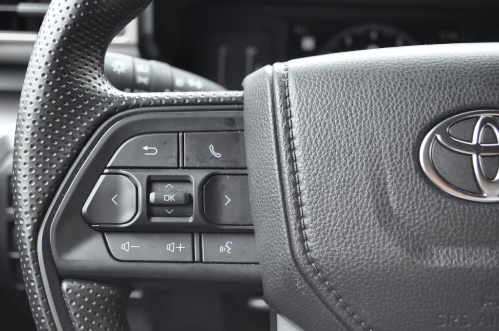 Used 2025 Toyota Tacoma SR5 image 14