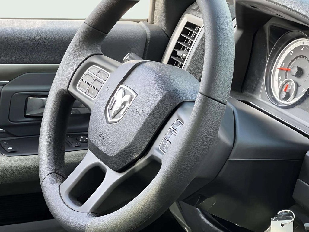 Used 2015 RAM 1500 Express image 26