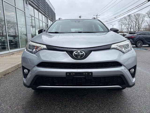 Used 2017 Toyota RAV4 SE image 2
