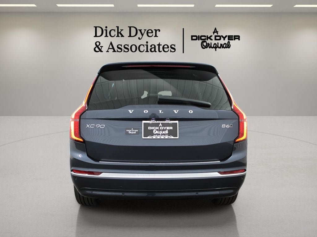 New 2026 Volvo XC90 B6 Plus w/ Protection Package Premier AWD/4WD image 3
