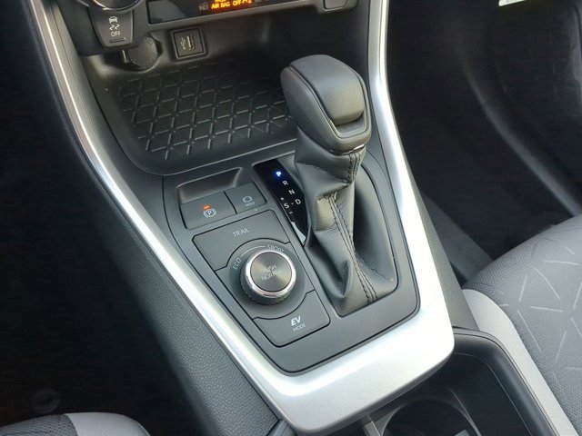 Used 2025 Toyota RAV4 XLE image 13