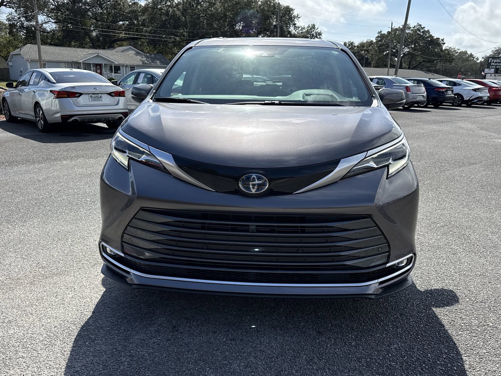 Used 2023 Toyota Sienna Platinum image 8