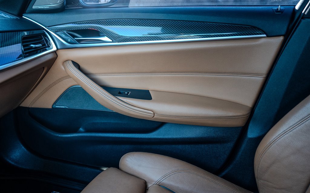 Used 2018 BMW 540i w/ M Sport Package RWD image 24