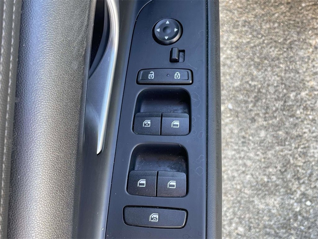 Used 2023 Hyundai Elantra Limited w/ Cargo Package image 16