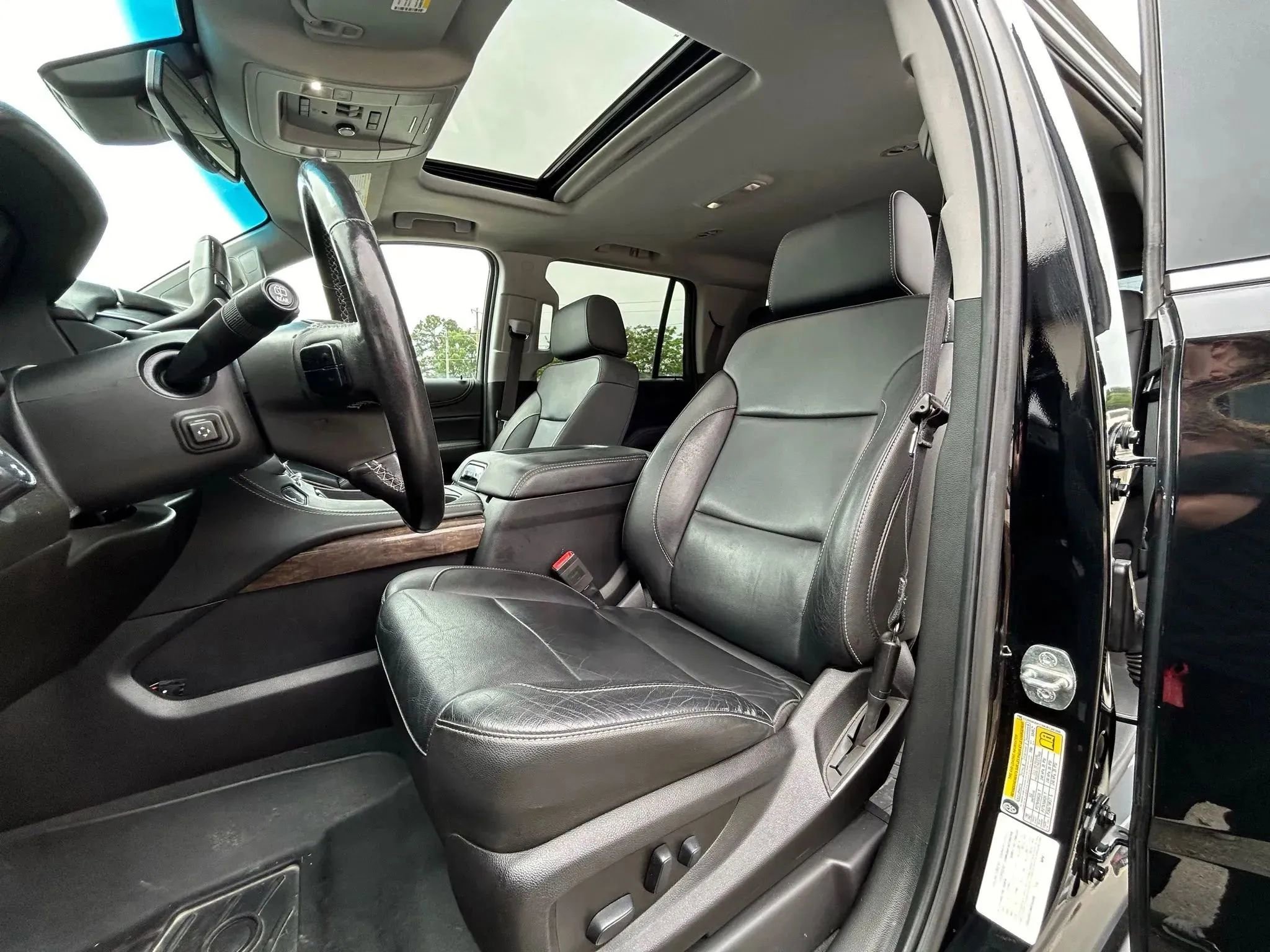 Used 2019 Chevrolet Tahoe LT w/ Luxury Package image 31