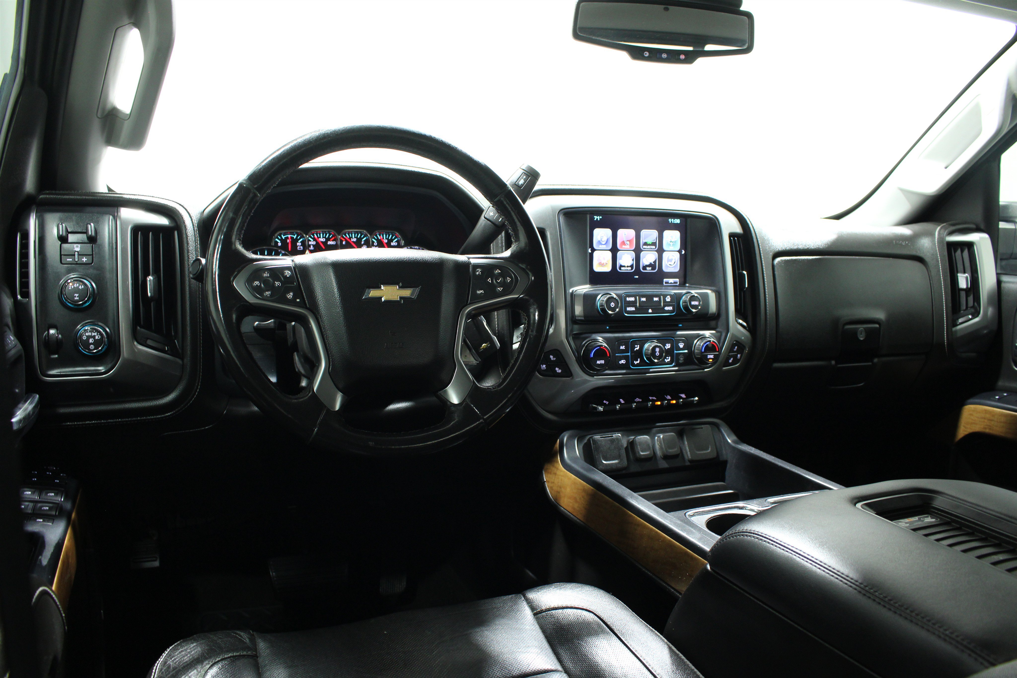 Used 2018 Chevrolet Silverado 2500 LTZ w/ Duramax Plus Package AWD/4WD image 2