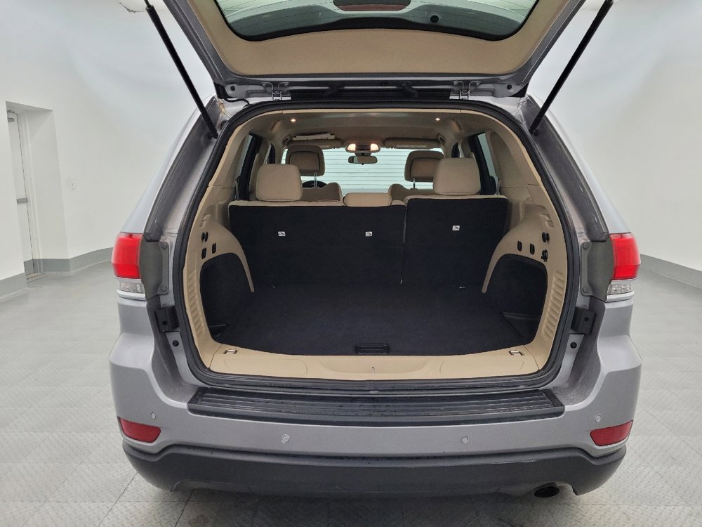 Used 2018 Jeep Grand Cherokee Laredo image 29