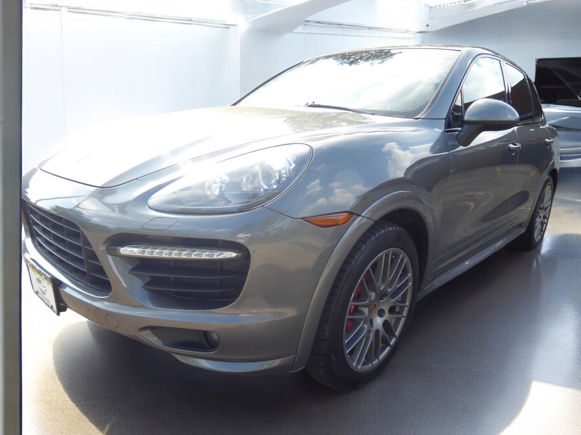 Used 2014 Porsche Cayenne GTS image 5