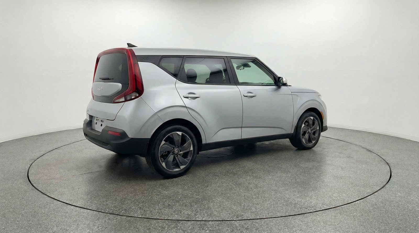 Used 2025 Kia Soul LX w/ LX Technology Package FWD image 9