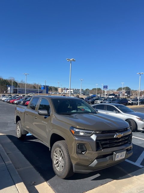 Used 2024 Chevrolet Colorado LT w/ LT Convenience Package III image 22