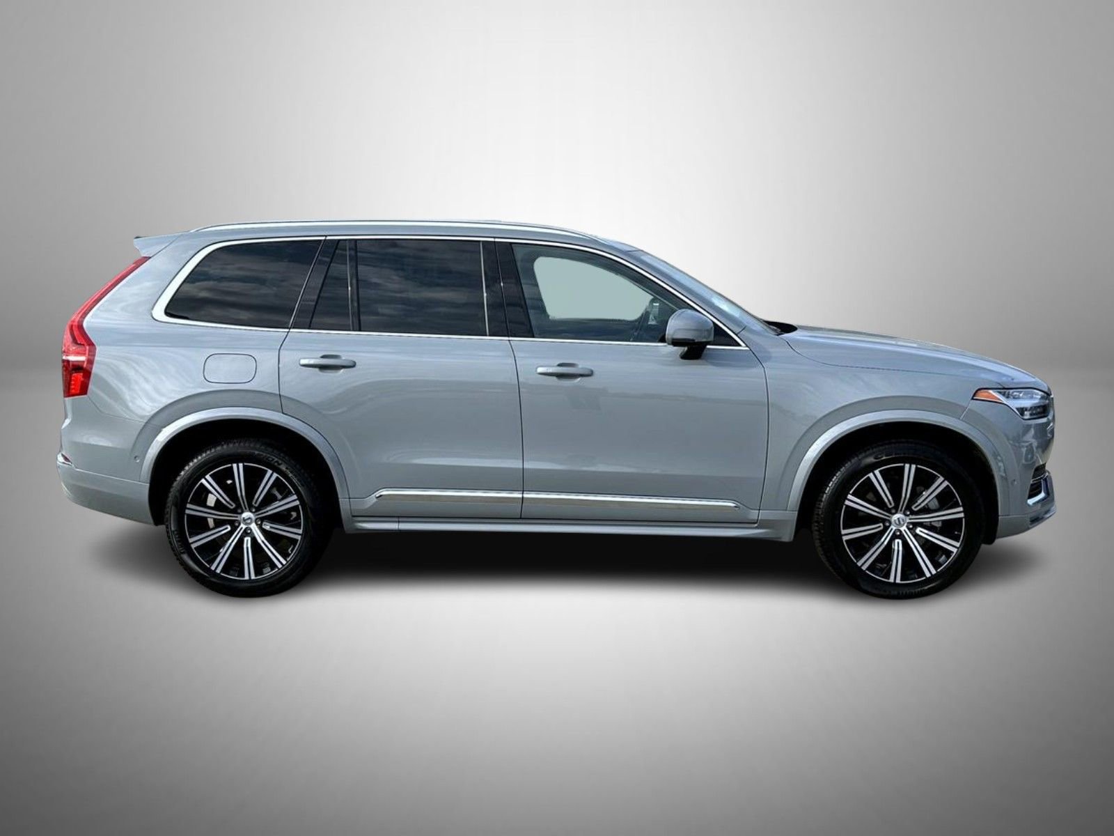 Used 2024 Volvo XC90 B6 Plus image 4