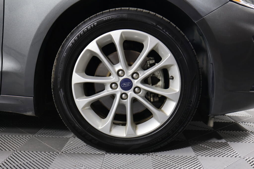 Used 2020 Ford Fusion SE image 7