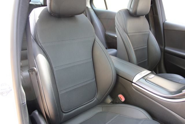 Used 2023 Mercedes-Benz C 300 Sedan image 14