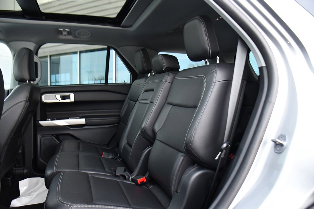 Used 2023 Ford Explorer XLT w/ Equipment Group 202A image 22