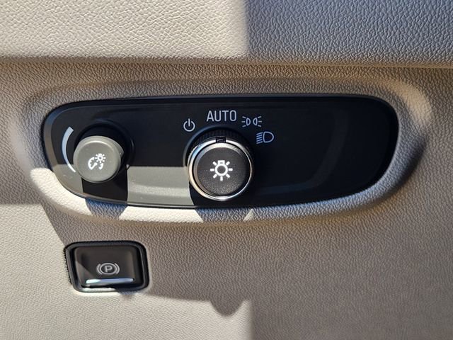 Used 2023 GMC Terrain SLE w/ Driver Convenience Package image 21