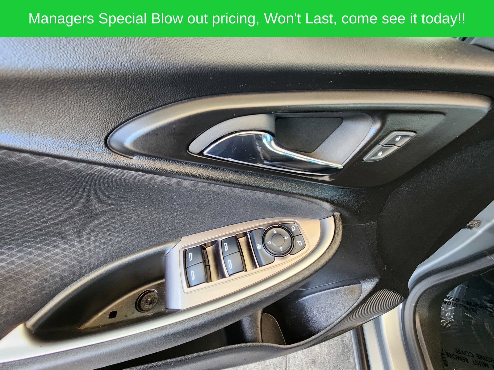 Used 2024 Chevrolet Malibu LT FWD image 33