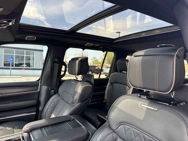 Used 2024 Jeep Grand Wagoneer Series III w/ Rear Seat Video Group 1 AWD/4WD image 19