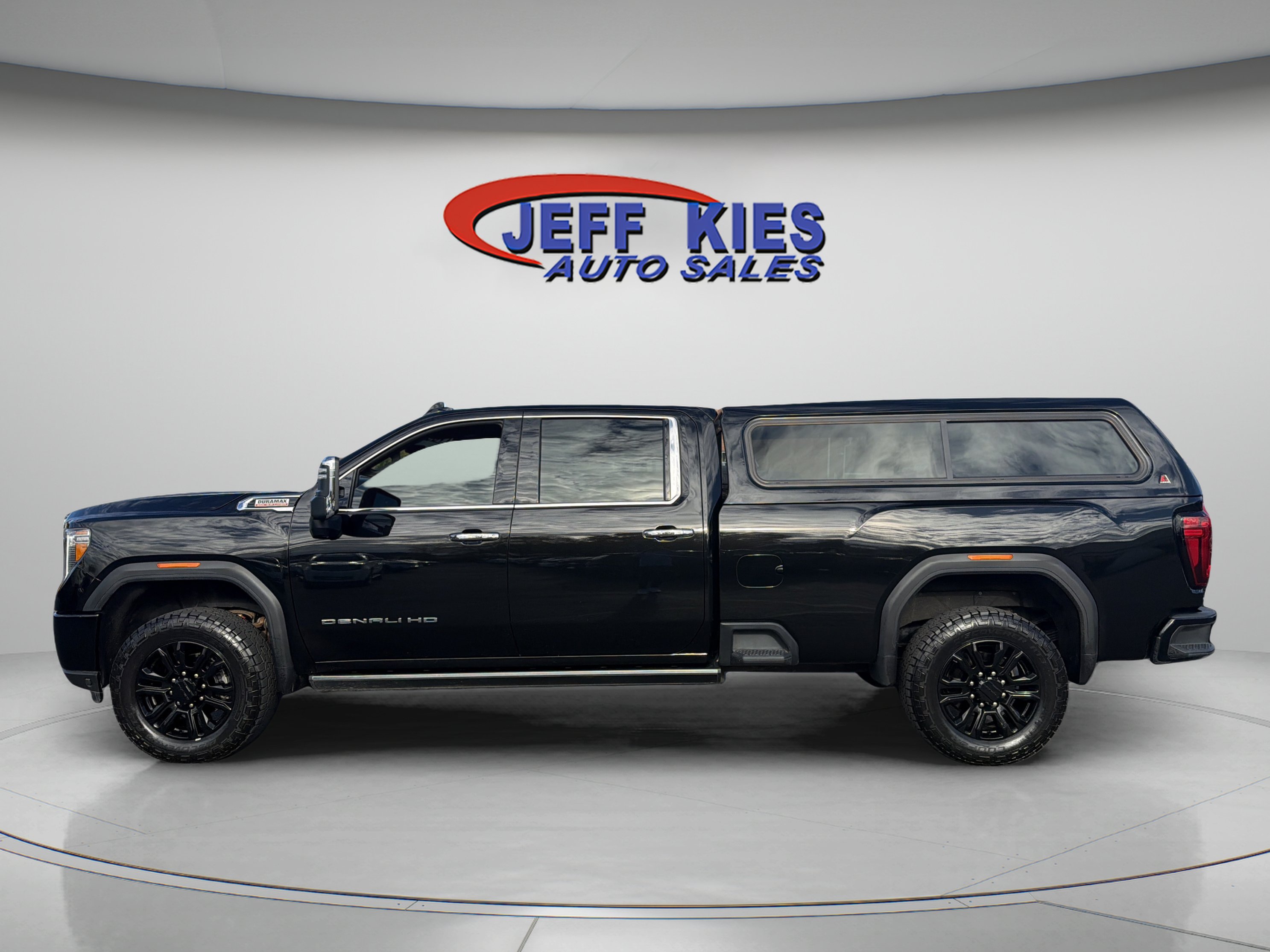Used 2022 GMC Sierra 3500 Denali w/ Denali Black Diamond Edition AWD/4WD image 8