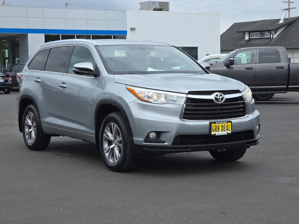 Used 2015 Toyota Highlander XLE AWD/4WD image 2