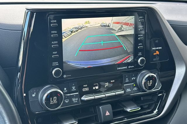 Certified 2022 Toyota Highlander XLE AWD/4WD image 25