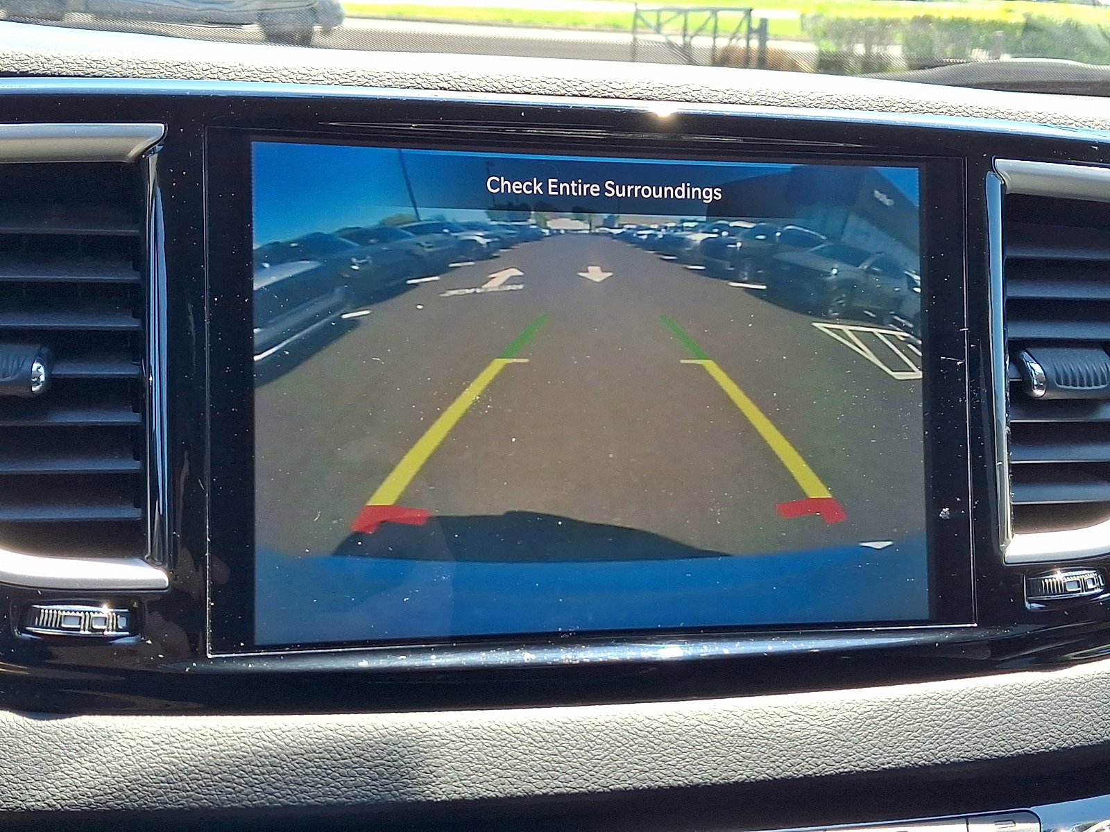 Used 2024 Chrysler Pacifica Touring-L FWD image 17