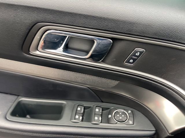 Certified 2018 Ford Explorer XLT w/ Equipment Group 202A image 20