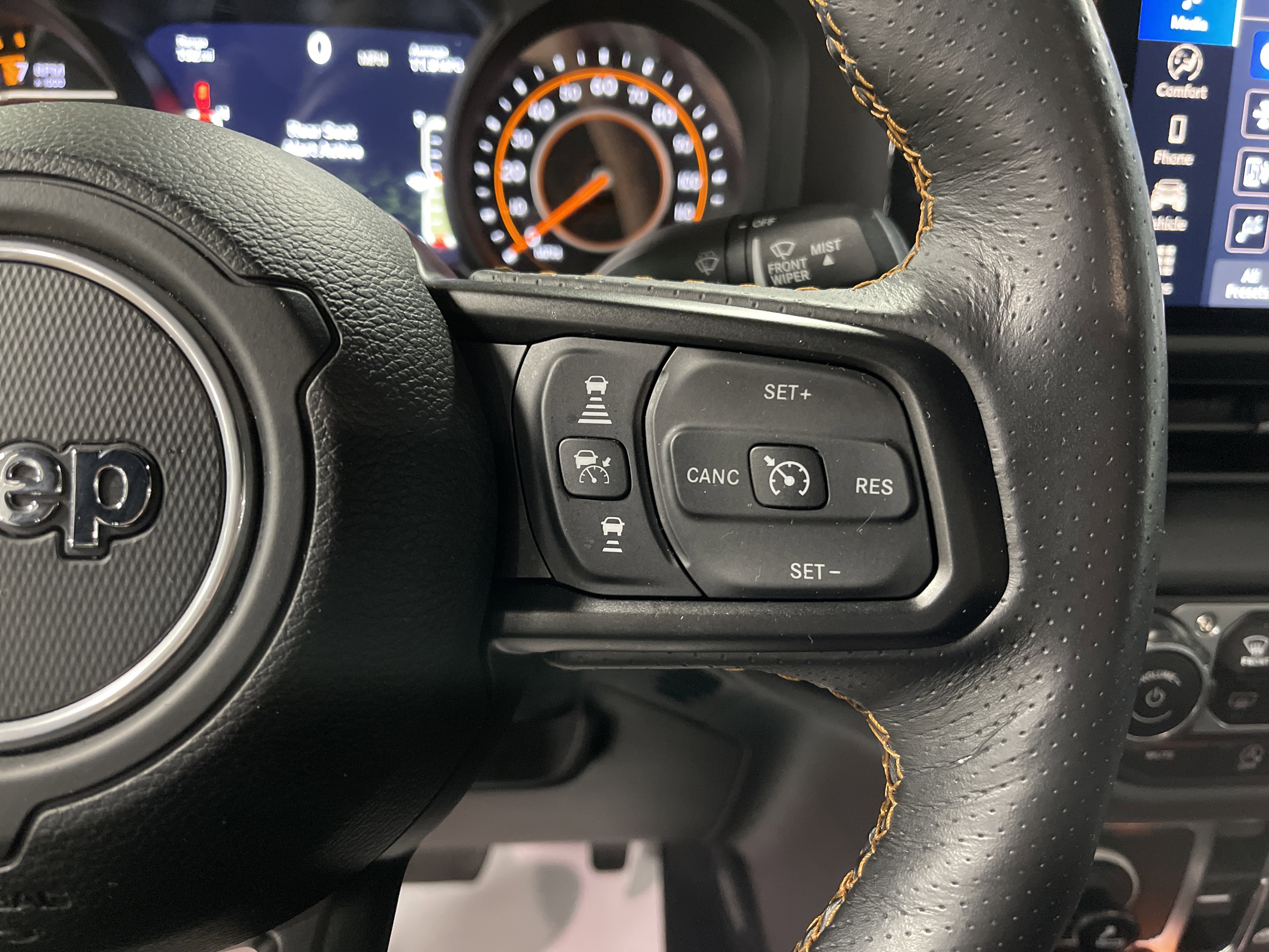 Used 2024 Jeep Gladiator Mojave w/ Convenience Group image 19