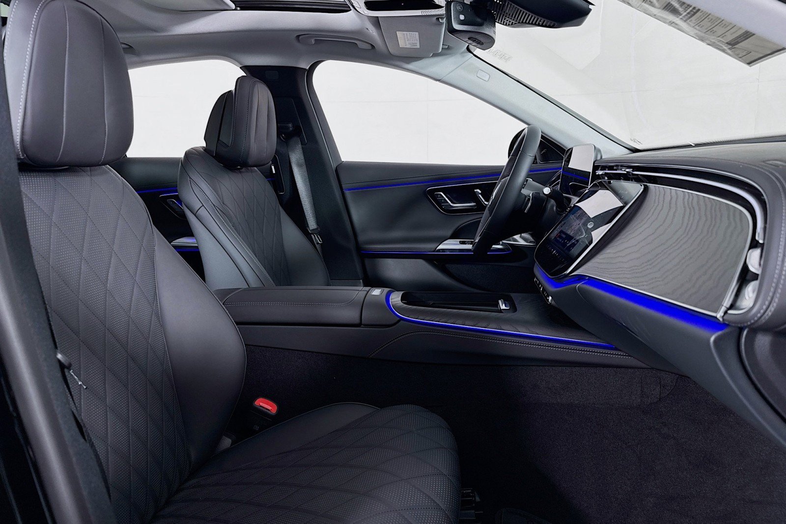 New 2025 Mercedes-Benz E 350 Sedan image 6