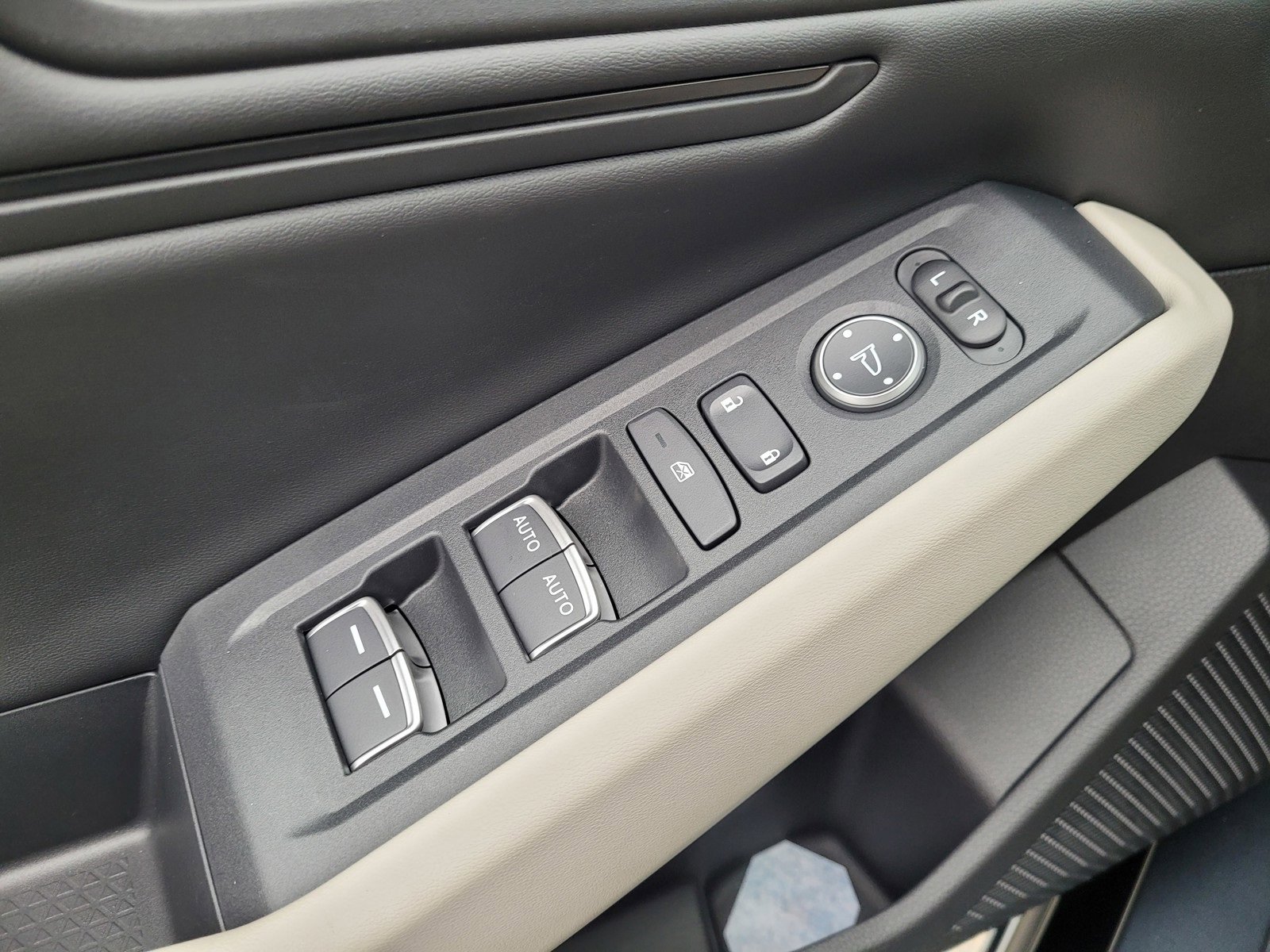 Certified 2025 Honda Accord EX-L image 18