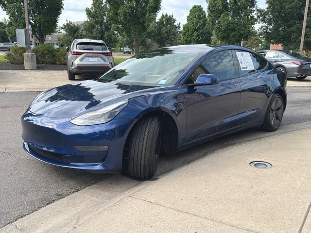 Used 2022 Tesla Model 3 Long Range AWD/4WD image 3