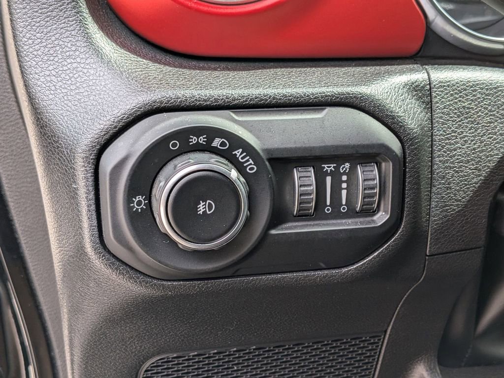 Certified 2022 Jeep Wrangler Unlimited Rubicon AWD/4WD image 15