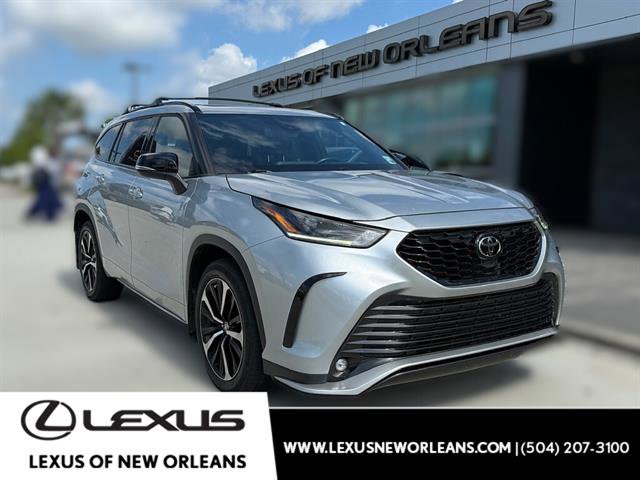 Used 2021 Toyota Highlander XSE FWD image 1
