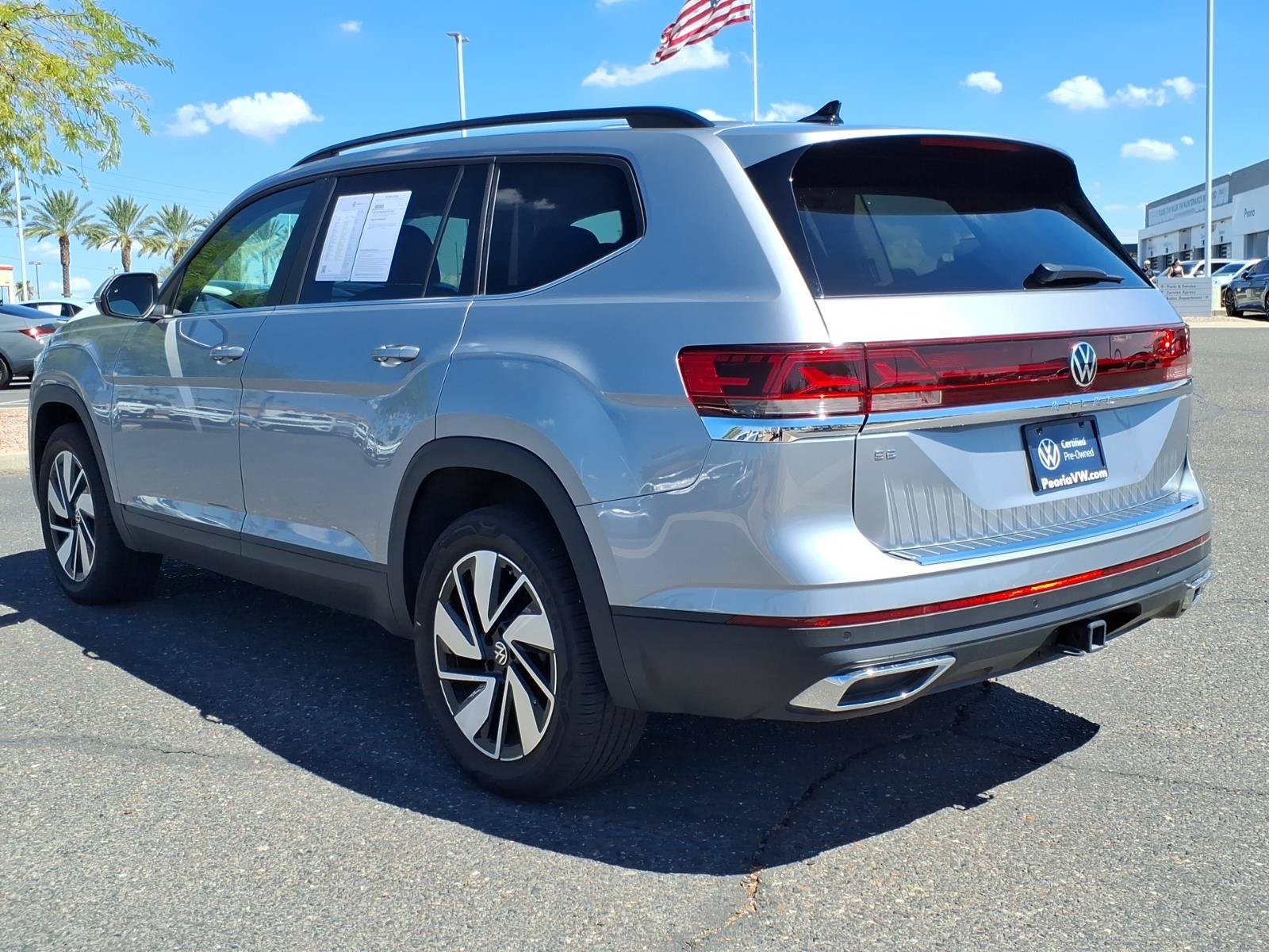 Certified 2026 Volkswagen Atlas SE w/ Panoramic Sunroof Package FWD image 5