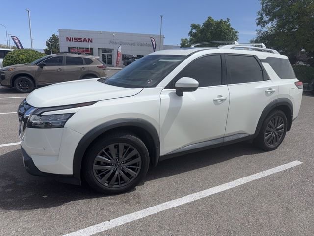 Certified 2022 Nissan Pathfinder SL w/ SL Premium Package AWD/4WD image 2