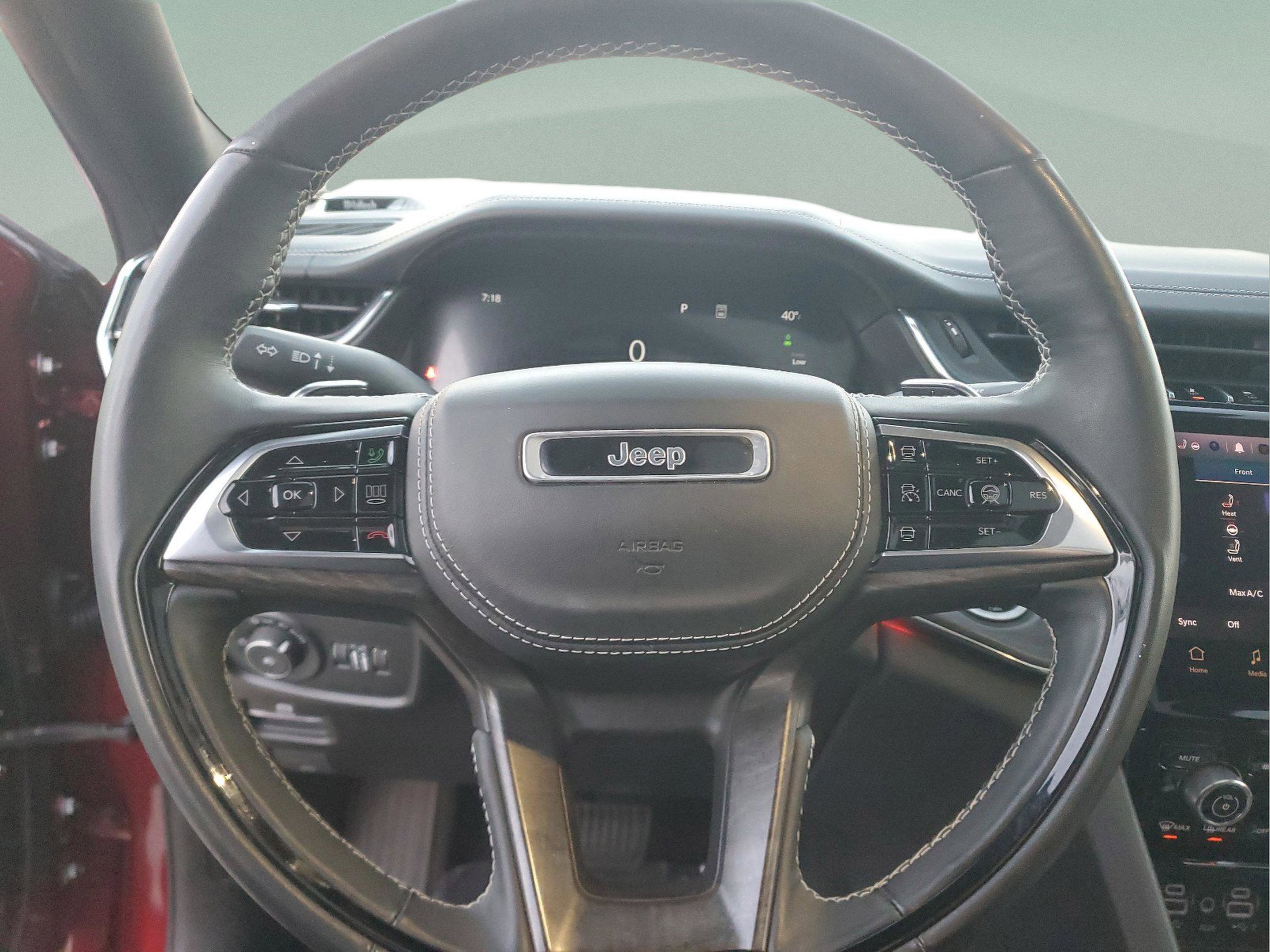 Used 2024 Jeep Grand Cherokee Overland w/ Advanced Protech Group III image 18